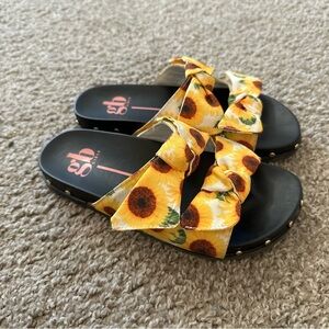 GB Girls Sunflower Print Sandals